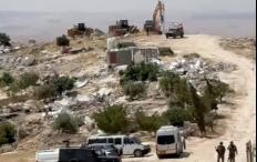 الاحتلال يهدم منزلا ومغارة سكنية في خلة الضبع بمسافر يطا