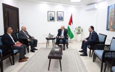 رئيس الوزراء يلتقي وفد مصلحة مياه محافظة القدس ويشيد بجهود طواقمها
