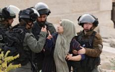 قوات الاحتلال تعتقل مواطنة من مخيم نور شمس في طولكرم