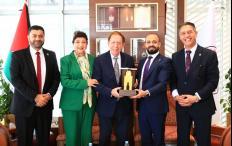 الجامعة العربية الأمريكية وجمعية أبناء رام الله تبحثان توسيع مشروع الأطراف الصناعية في عامه الثاني