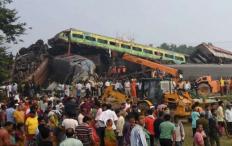 288 قتيلا وأكثر من 900 مصاب في تصادم قطارين شرقي الهند