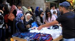 العيد "فرحة اقتصادية" لبائعي "البسطات" بالضفة