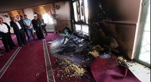 القبض على مستوطن لضلوعه بحرق مسجد جبع