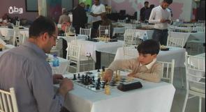 8 أعوام وينافس على بطولة فلسطين الأولى للشطرنج