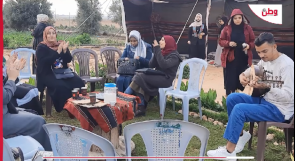 المواطنة أبو ارجيلة من غزة تحوَّل أرضها الحُدودية إلى مزار سياحي