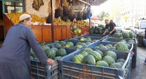 إتلاف أطنان من البطاطا والبطيخ في غزة