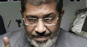 مرسي يحرص على متابعة الجزيرة ويقول لحراسه النصر قادم