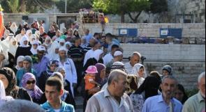 آلاف المصلين يتوافدون للأقصى لأداء صلاة الجمعة الأخيرة من رمضان