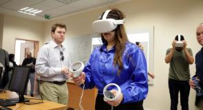 الجامعة العربية الامريكية تبدأ أولى التجارب لاستخدام تقنية الواقع الافتراضي في تعليم طلبة التمريض