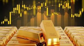 الذهب يتراجع والنفط يرتفع بأكثر من 2%