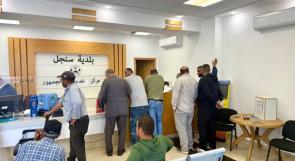 مصلحة مياه محافظة القدس تواصل جهودها الميدانية لخدمة المواطنين في بلدة سنجل بالتعاون مع البلدية