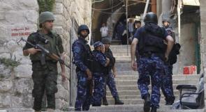رزيقات:ضبط أسلحة وذخائر وقنابل والقبض على 8 أشخاص بنابلس