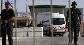 الاحتلال يقرر منع زيارات المحامين للأسرى المضربين في سجن "جلبوع"