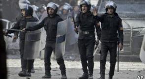 الغارديان: مصر تعيد إلى العمل وحدات الشرطة السرية التابعة للنظام السابق