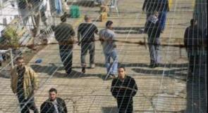 إدارة سجون الاحتلال تواصل فرض عقوبات على أسرى الشعبية