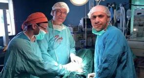 فريق طبي ألماني يجري 12 عملية "شفة أرنبية" برام الله