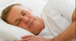 هل نحتاج إلى ساعات نوم أقل كلما تقدم بنا العمر؟