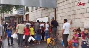 طوابير لساعات طويلة من أجل المياه والخبز،، سبل الحياة مقطوعة في غزة