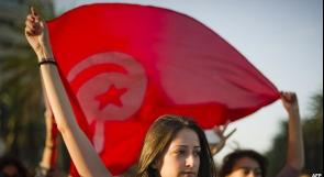 مطالب بيوم وطني لــ"تبادل القبلات" في تونس
