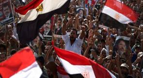 مبادرة من الجيش والحكومة على الإخوان لإنهاء الأزمة المصرية