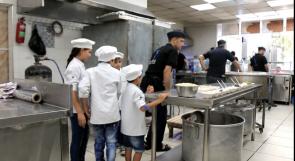 خاص لـ"وطن" بالفيديو... غزة: "الشيف الصغير" .. الأنامل الناعمة تتعلم صنعة الطبخ
