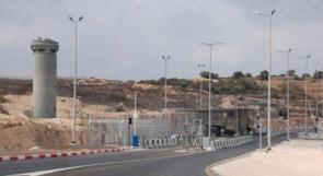 الاحتلال يغلق مدخلي بلدة عزون الغربي والشمالي