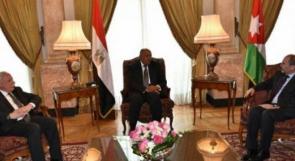 وزراء خارجية مصر والأردن وفلسطين:المبادرة العربية ما زالت قائمة وهي خيار استراتيجي للسلام