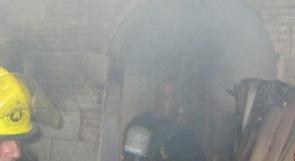 مواطن يشعل النار في منزله بالخليل