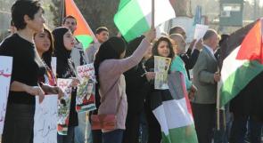 بالصور..المئات يعتصمون امام سجن مجدو للمطالبة بالتحقيق في اغتيال عرفات جرادات