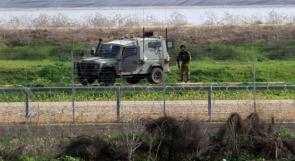 الاحتلال يعتقل شابين على الشريط الحدودي شرق رفح