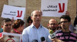 تمديد اعتقال الصحفي عمر نزال لمدة 72 ساعة