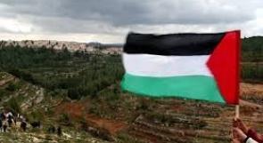 رفع العلم الفلسطيني على خيمة مستوطنين في بيت لحم
