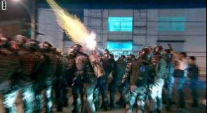 متظاهرون وغاز مسيل للدموع في محيط مباراة الأرجنتين مع البوسنة
