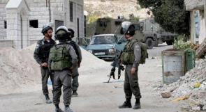 قوات الاحتلال تداهم منازل مواطنين شرق بيت لحم