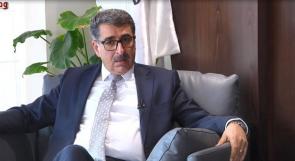 بالفيديو.. موسى حديد يروي لوطن ما حصل في بلدية رام الله