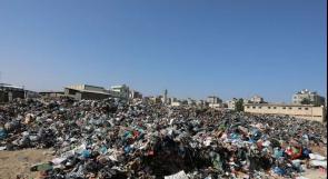تراكم النفايات في قطاع غزة: أمراض وأوبئة وتحذيرات من تداعيات بيئية