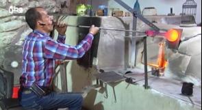 خاص بالفيديو| "يعقوب النتشة".. يحيي صناعة الزجاج في الخليل القديمة