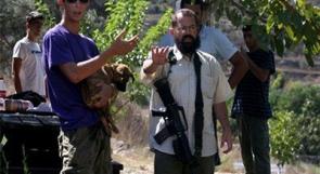 نجاة الصحفي نزار سمودي من هجوم للمستوطنين بالاسلحة النارية قرب رام الله