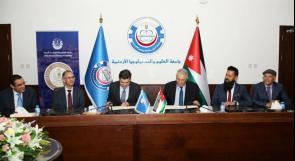 رئيس جامعة القدس يوقع مذكرة تفاهم مع جامعة العلوم والتكنولوجيا الأردنية لتعزيز التعاون الأكاديمي والبحثي