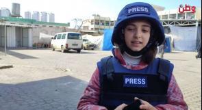 بعمر 11 عاماً.. سُمية وشاح أصغر صحفية في غزة
