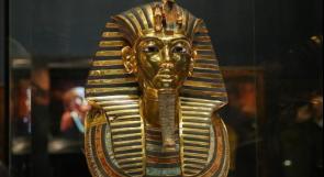 مصر تَعرض تماثيل فرعونية بمترو "التحرير" للمرة الأولى منذ ثورة يناير