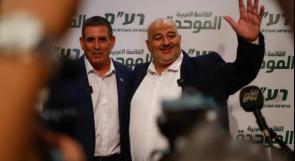 في تحالف غير مسبوق .. ضابط سابق في شرطة الاحتلال يتحالف مع منصور عباس لخوض انتخابات الكنيست