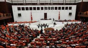 البرلمان التركي يعدل قانوناً استخدم لـ'تبرير الانقلابات'