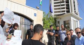بالصور ...اغلاق مقر الشرطة الاوروبية في رام الله