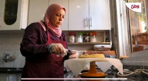 جيهان أبو عيشة من الخليل تبدع في صناعة الجاتوه بأشكال مختلفة