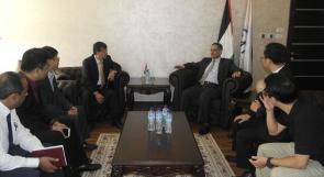 وزير الاتصالات يبحث آفاق التعاون مع ممثل كوريا الجنوبية في فلسطين
