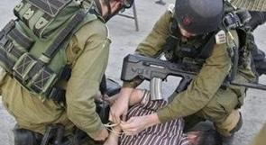 قوات الاحتلال تعتقل شاب محاولة طعن جندي