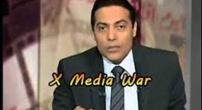 بالفيديو .. مذيع يشتم "ابو مرسي" و "ابو الاخوان" على الهواء مباشرة