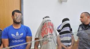 محكمة إسرائيلية تتهدم 3 شبان بالتعاون مع جندي بسرقة بنادق وذخائر من معسكر