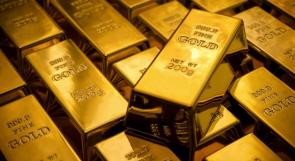 الذهب ينخفض بعد أعلى مستوى في 15 شهرا